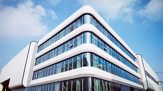 Goede prijs Geverfd gegalvaniseerd stalen frame prefab gebouw, geprefabriceerd stalen frame huisgebouw online