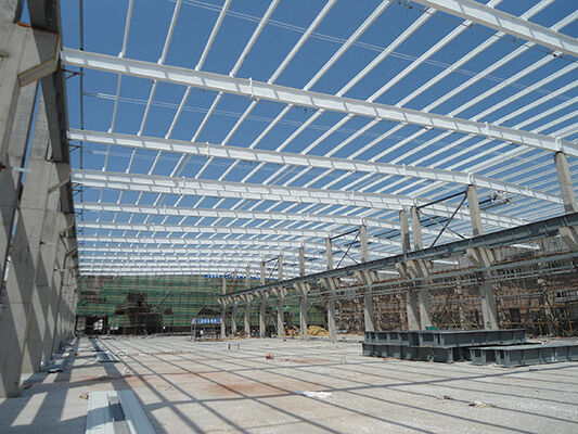 Buon prezzo Q355 Edifici prefabbricati Costruzioni di struttura metallica Edifici in acciaio galvanizzato Costruzioni in linea